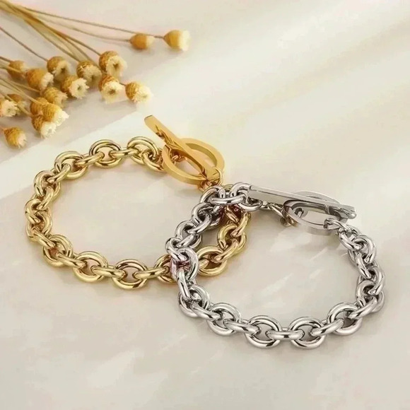 *NEW*  Stainless Steel Chunky Style Link Toggle BRACELET (SILVER) - Picture 2 of 6